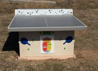 Tenis de mesa personalizado con escudo