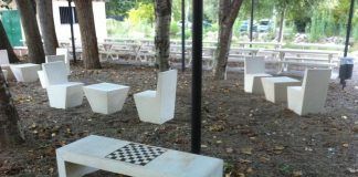 Banco hormigón con ajedrez marca Precal Banco hormigón de ajedrez Precal