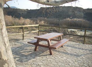 hormigón imitación a madera mesa picnic