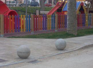 Esferas de hormigón en parque
