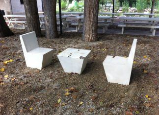 Sillas y mesa de hormigón Precal