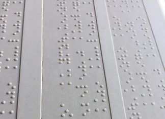 Cartel de hormigón braille