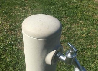 Grifo en fuente de hormigón modelo zaragocilla