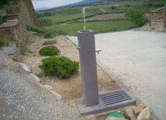 Fuente de hormigón doble bebedero con rejilla
