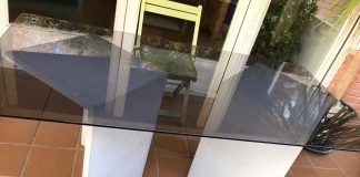 Mesa de jardín y terraza con patas de hormigón